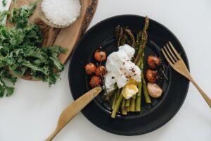 Catering Dietetyczny vs. Dieta Samodzielnie: Która Opcja Jest Dla Ciebie?